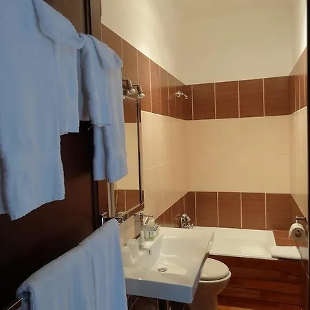 Restaurant Les Gorges De L'aveyron Hotell